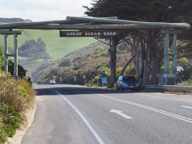 Memorial Arch over the Great Ocean Road