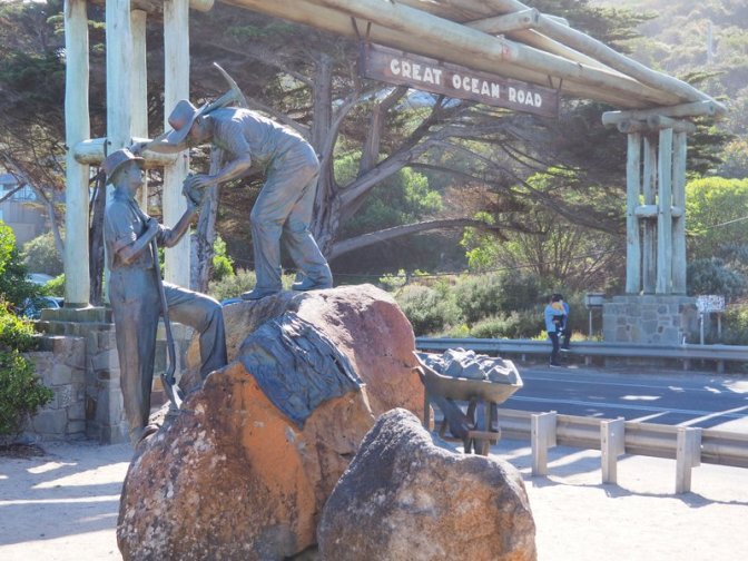 Memorial Arch Sculpture